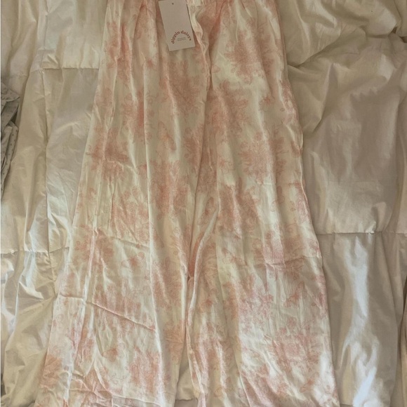 NWT Dippin’ Daisy's Flowy Butterfly Cover Up Pants - Picture 2 of 3